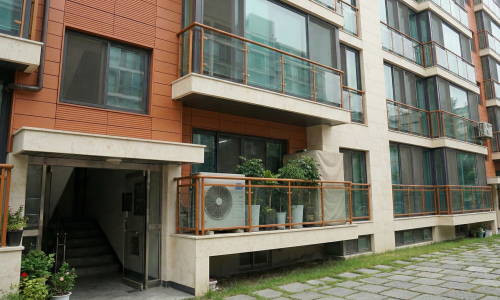 Ai-je le droit d’installer une climatisation sur ma façade ou mon balcon